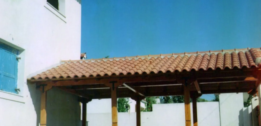 Detached house in Avlida Beach, Avlida (Evia)
